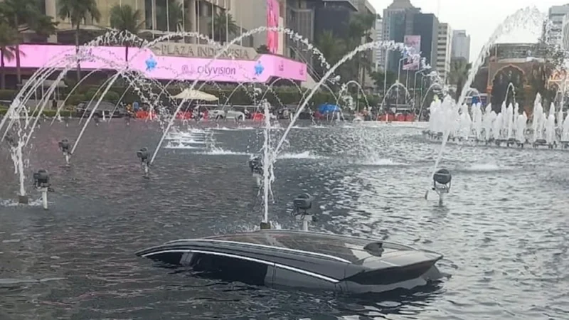 Kronologi Lengkap BYD Terjun ke Kolam Bundaran HI: Antara Human Error dan Bobot Kendaraan Listrik